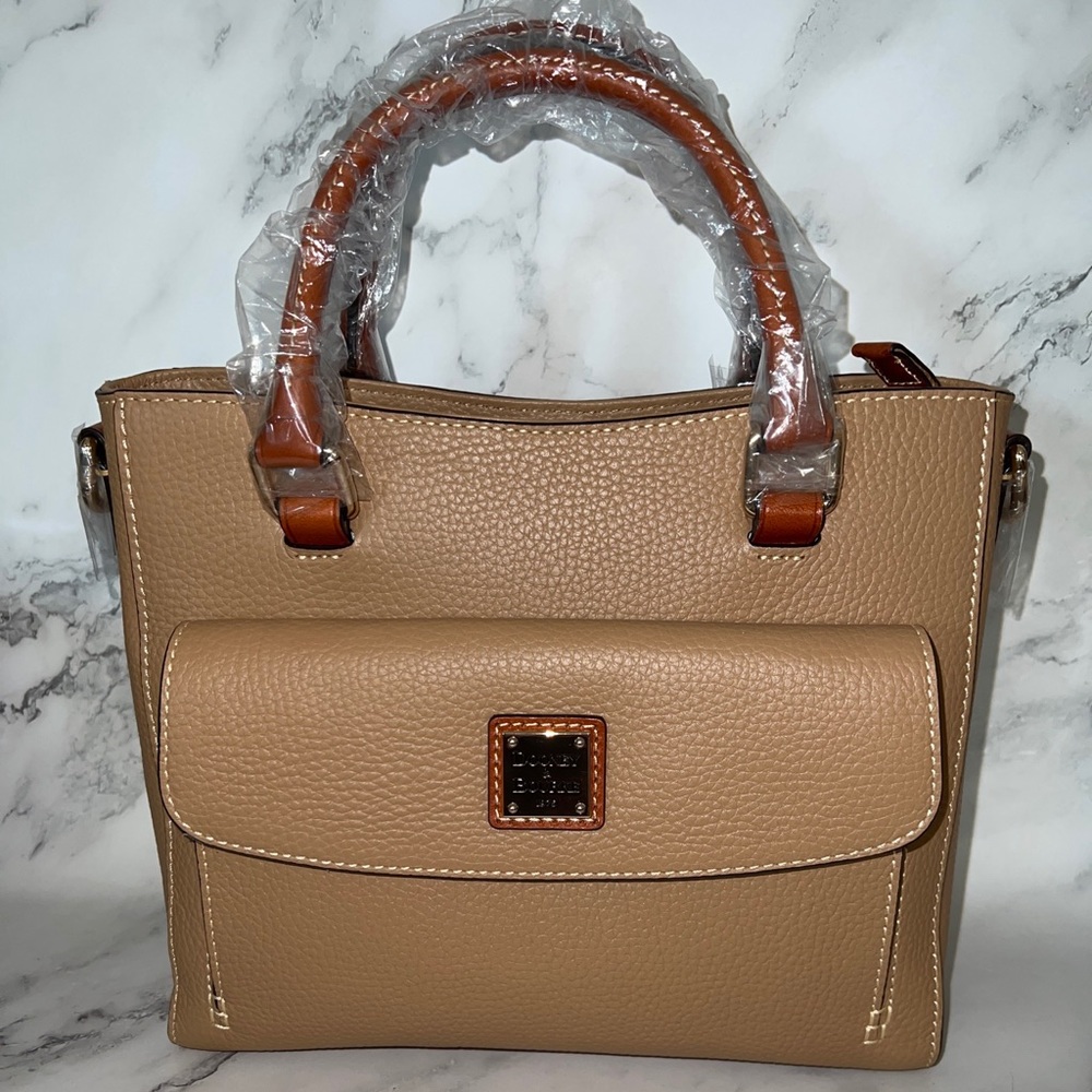 Dooney & Bourke Pocket Satchel R1724 New with tags